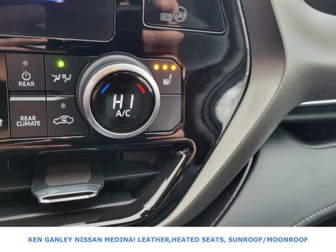 Used 2023 Toyota Highlander L image 29