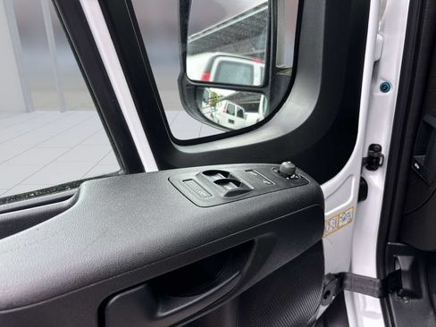 Used 2026 RAM ProMaster 2500 w/ Convenience Group FWD image 14