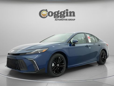 New 2026 Toyota Camry SE FWD image 1