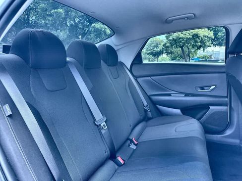 Used 2025 Hyundai Elantra SE FWD image 26