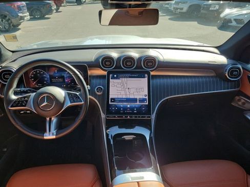 Used 2024 Mercedes-Benz GLC 300 4MATIC image 25