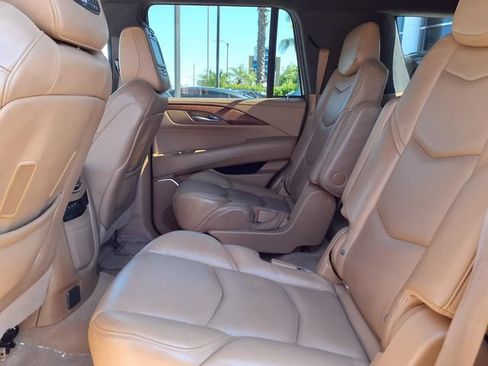 Used 2017 Cadillac Escalade Platinum AWD/4WD image 22