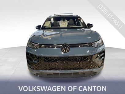 New 2025 Volkswagen Tiguan SE R-Line