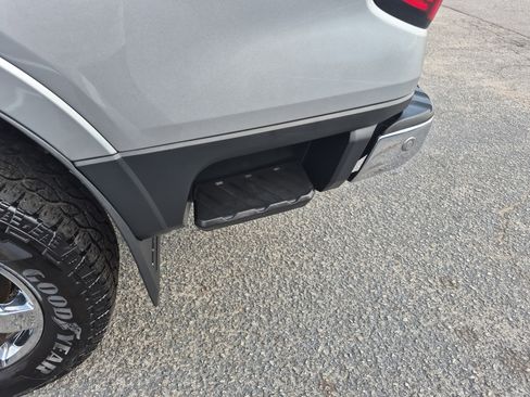 Used 2024 Ford Ranger Lariat w/ Trailer Tow Package image 9