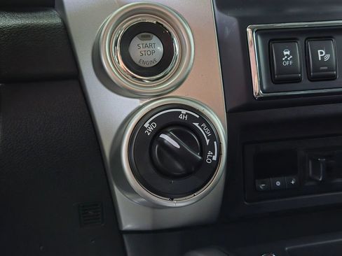 Used 2016 Nissan Titan PRO-4X w/ Pro-4x Convenience Package AWD/4WD image 37