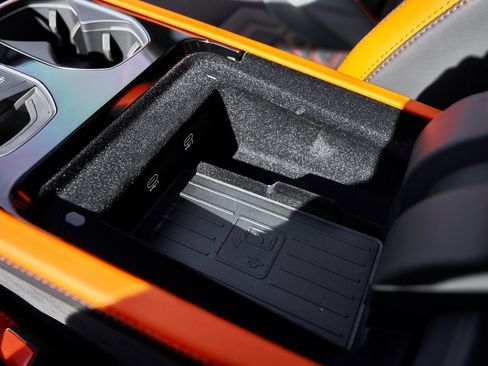 Used 2025 Lamborghini Urus SE image 69