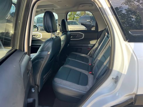 Used 2024 Ford Bronco Sport Outer Banks w/ Tech Package AWD/4WD image 17