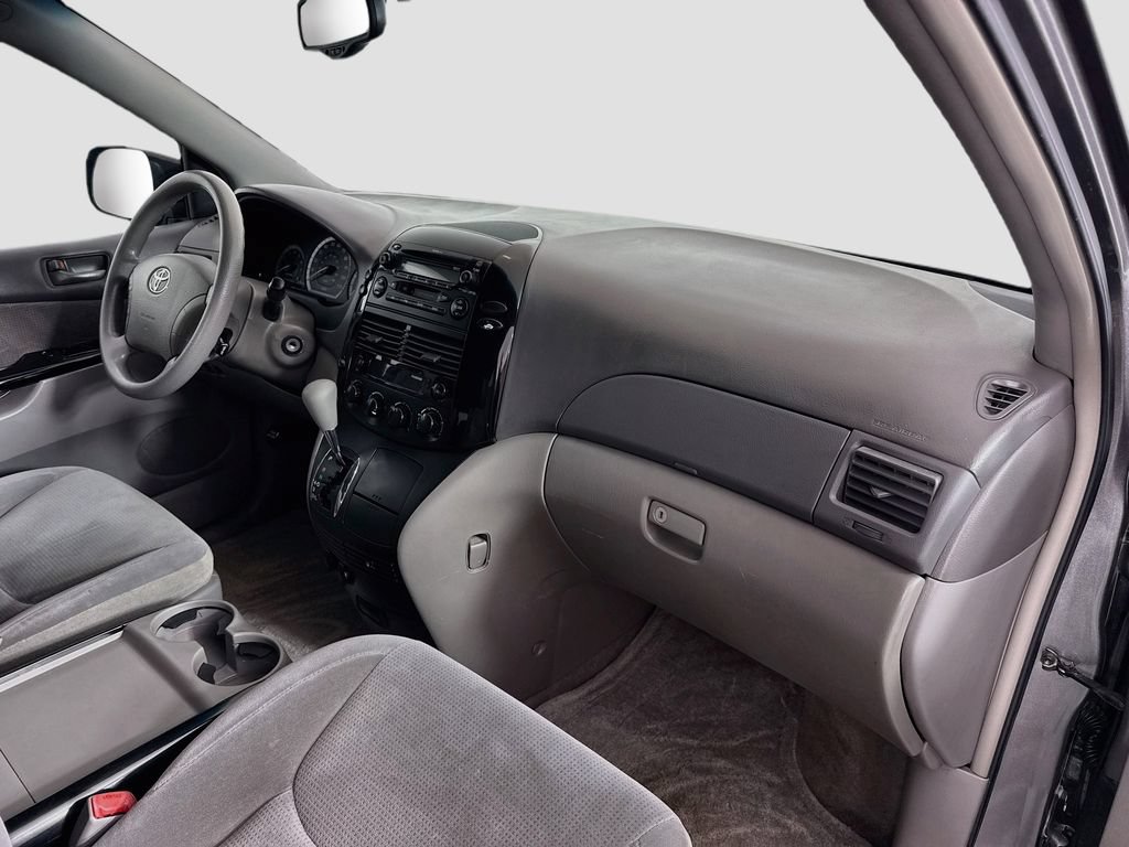 Used 2005 Toyota Sienna LE w/ LE Pkg 6 FWD image 28