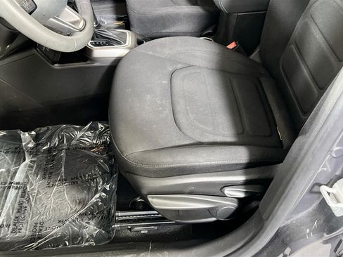 Used 2022 Jeep Renegade Latitude AWD/4WD image 19