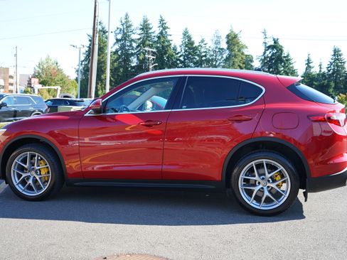 Used 2018 Alfa Romeo Stelvio Ti Lusso image 7