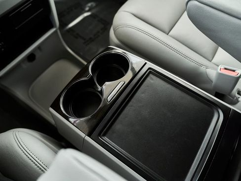 Used 2020 Toyota Sienna XLE w/ XLE Navigation Package image 41