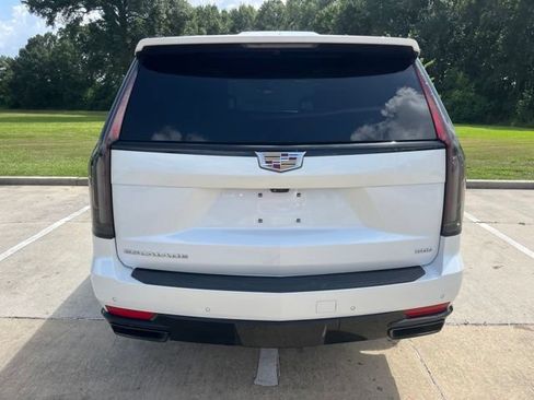Used 2023 Cadillac Escalade Sport Platinum w/ Heavy-Duty Trailer Package AWD/4WD image 5