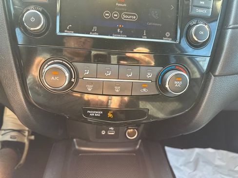 Used 2020 Nissan Rogue S w/ Special Edition Package AWD/4WD image 18