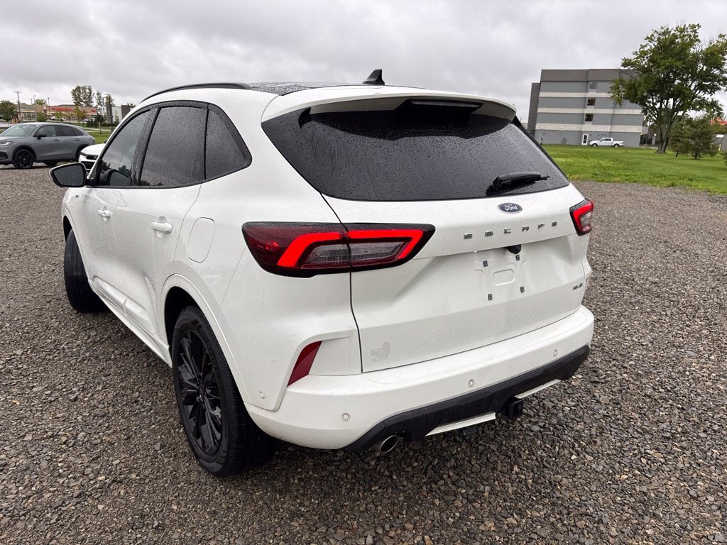 Used 2023 Ford Escape ST-Line Elite AWD/4WD image 8