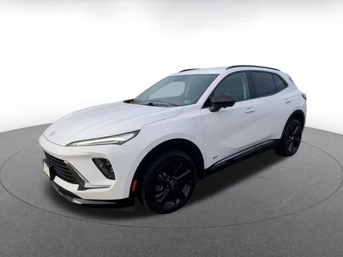 Used 2024 Buick Envision Sport Touring image 8