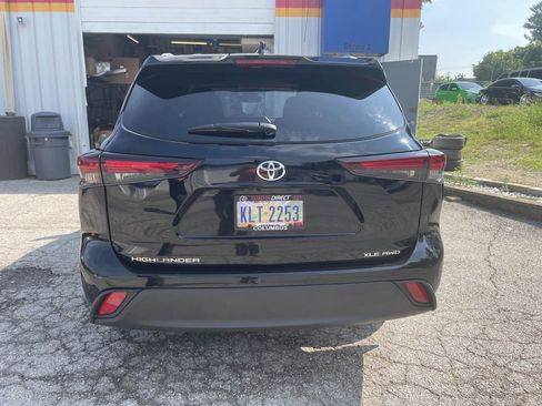 Used 2024 Toyota Highlander LE image 7
