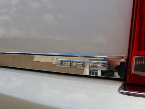 Used 2009 Cadillac DTS w/ Sun And Sound Package image 12