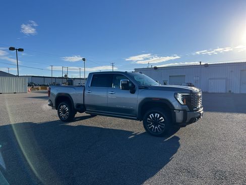 Used 2025 GMC Sierra 2500 Denali Ultimate AWD/4WD image 15