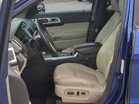 Used 2014 Ford Explorer Limited w/ Equipment Group 301A AWD/4WD image 11