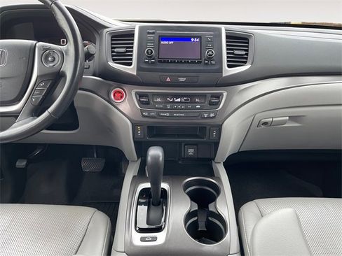 Used 2017 Honda Ridgeline RTL image 11