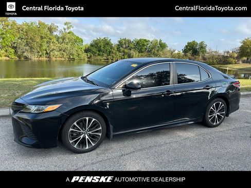 Used 2019 Toyota Camry SE w/ Convenience Package image 1