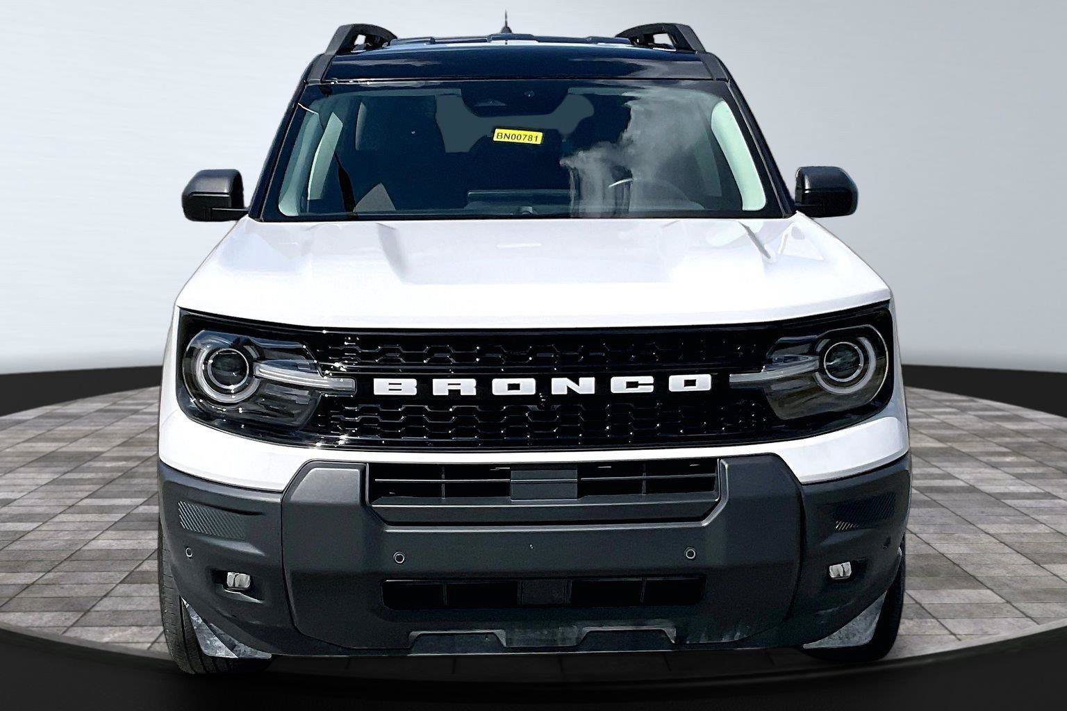 Used 2025 Ford Bronco Sport Outer Banks w/ Outer Banks Tech Package+ AWD/4WD image 2