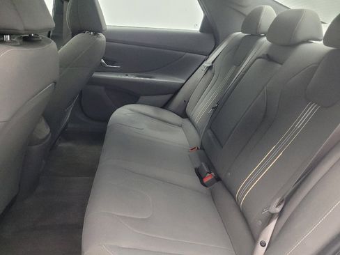 Used 2025 Hyundai Elantra SEL FWD image 18