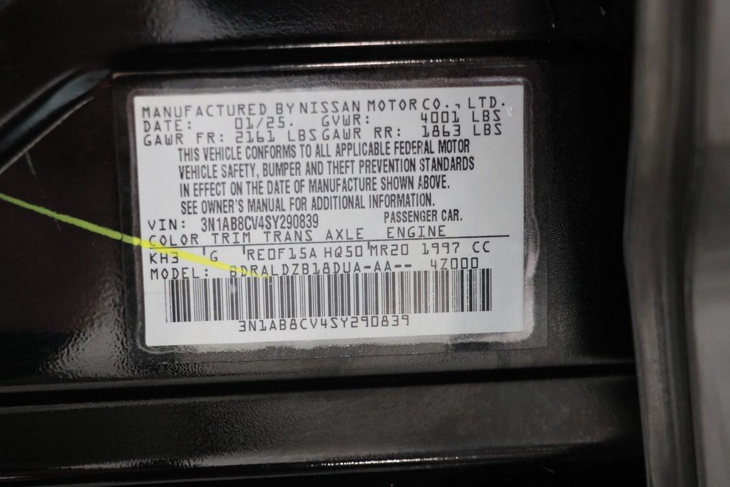 Used 2025 Nissan Sentra SV FWD image 32