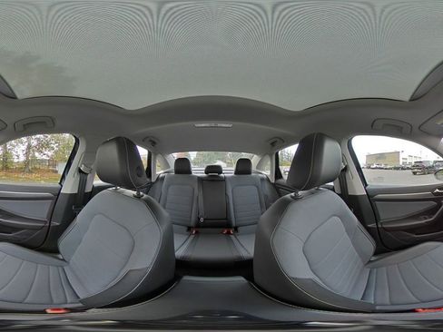 Used 2025 Volkswagen Jetta SE image 42