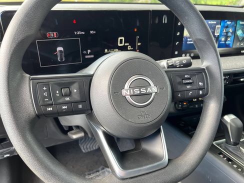 Used 2026 Nissan Kicks SV FWD image 25