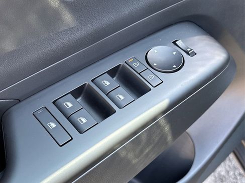 Certified 2025 Hyundai Kona SE AWD/4WD image 31
