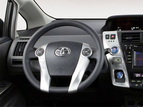 Used 2013 Toyota Prius V Five image 4