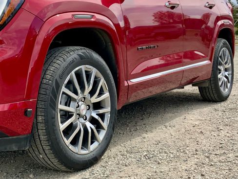 New 2026 GMC Terrain Denali w/ LPO, Black Badging Package image 14