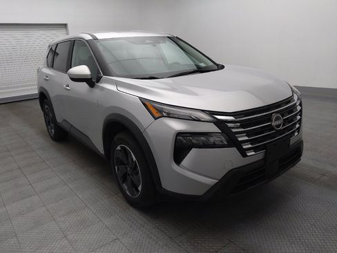 Used 2024 Nissan Rogue SV image 13