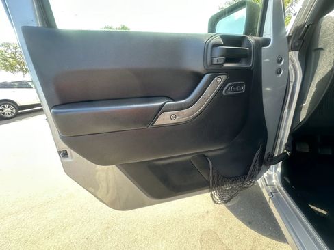 Used 2015 Jeep Wrangler Unlimited Sport w/ Quick Order Package 23S AWD/4WD image 39