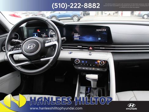 Used 2023 Hyundai Elantra Limited image 18