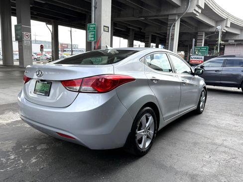 Used 2013 Hyundai Elantra GLS w/ Preferred Pkg FWD image 4
