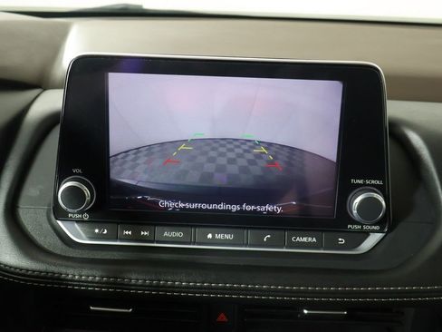 Used 2023 Nissan Rogue S AWD/4WD image 39