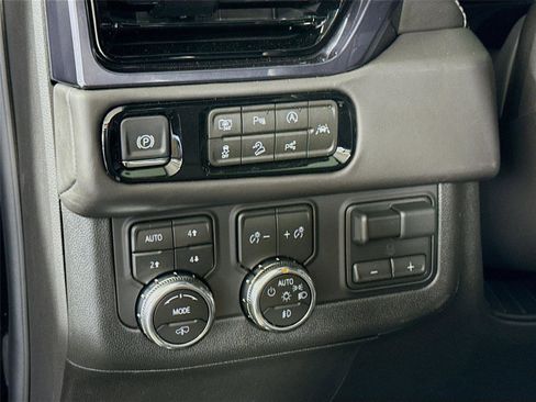 New 2026 GMC Yukon XL AT4 Ultimate w/ LPO, Floor Liner Package AWD/4WD image 4