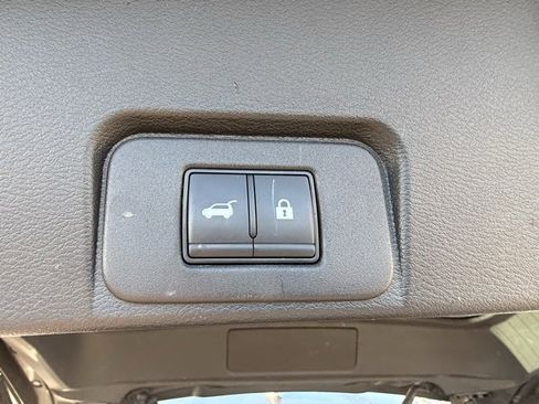 Certified 2023 Nissan Rogue SV w/ SV Premium B Package image 20