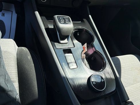 Used 2023 Nissan Rogue SV AWD/4WD image 24