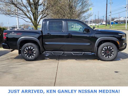 Used 2023 Nissan Frontier PRO-4X w/ Technology Package image 2