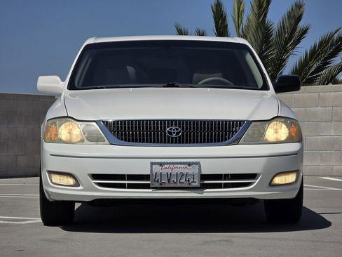 Used 2000 Toyota Avalon XL FWD image 2