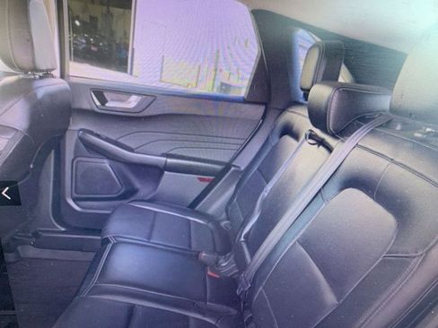 Used 2022 Ford Escape Titanium image 11