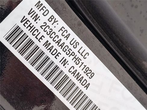 Used 2023 Chrysler 300 Touring w/ Sport Appearance Package image 11