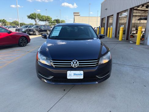 Used 2014 Volkswagen Passat 1.8T Wolfsburg Edition image 3