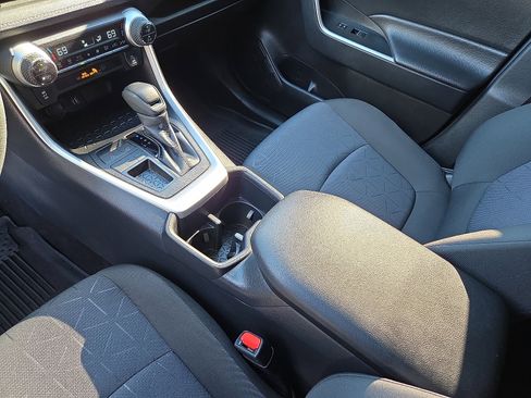 Used 2025 Toyota RAV4 XLE image 25