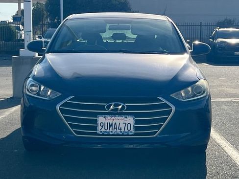 Used 2017 Hyundai Elantra SE FWD image 3