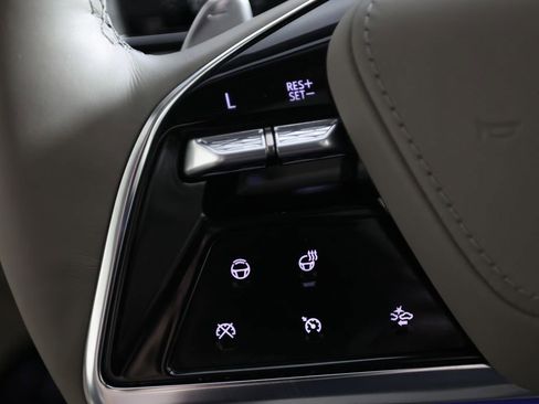 Used 2025 Cadillac Escalade Sport Platinum w/ LPO, ONYX Package image 26