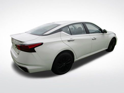 Used 2025 Nissan Altima 2.5 SV w/ SV Special Edition Package image 7